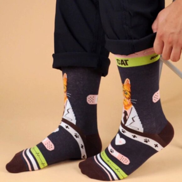 UNISEX DOCTOR/HEALTHCARE Crew Socks  Says ‘DR. CAT’ #1 CAREGIVER - Picture 2 of 4